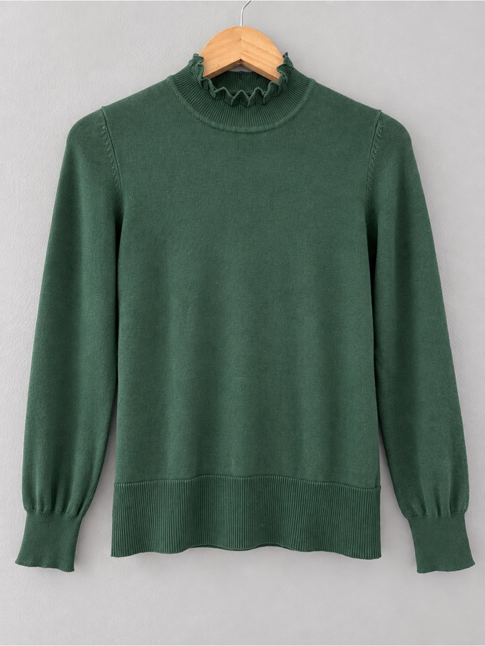 Select + Trend Women’s M Forest Green Ruffle Mock Neck Knit Sweater